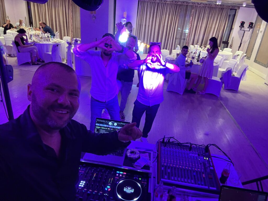 Сватбени тържества DJ Morris